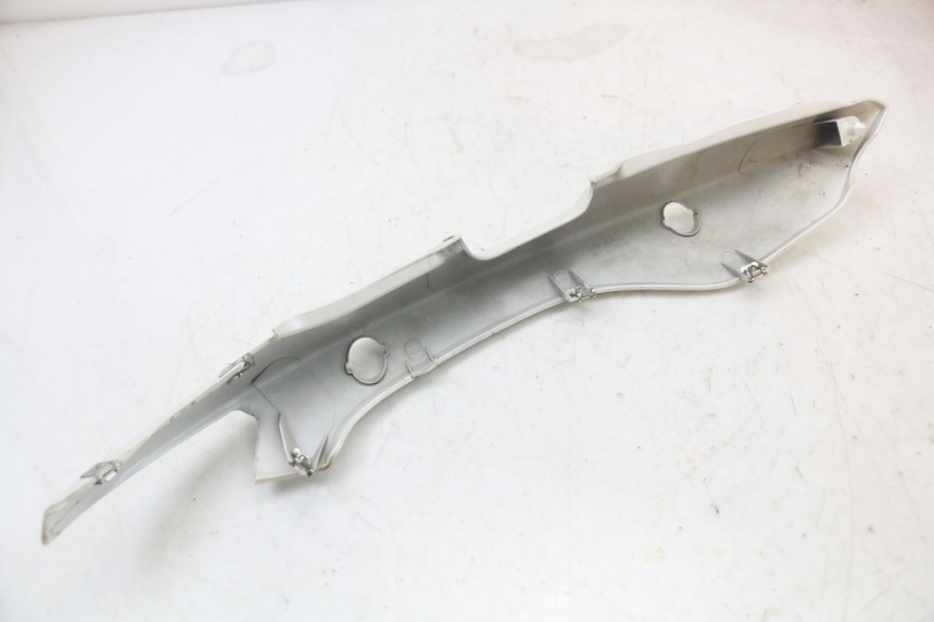 photo de CARENA POSTERIORE SINISTRA MOTO GUZZI NORGE 8V GT 1200 (2011 - 2016)