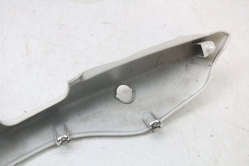 photo de CARENA POSTERIORE SINISTRA MOTO GUZZI NORGE 8V GT 1200 (2011 - 2016)