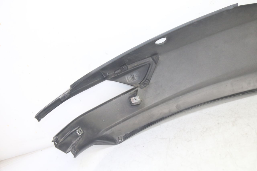 photo de CARENA POSTERIORE SINISTRA PIAGGIO MP3 HPE 350 (2018 - 2020) - Stato della superficie e materiale