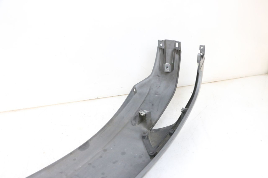 photo de CARENA POSTERIORE SINISTRA PIAGGIO MP3 500 (2016 - 2018) - Primo piano tecnico