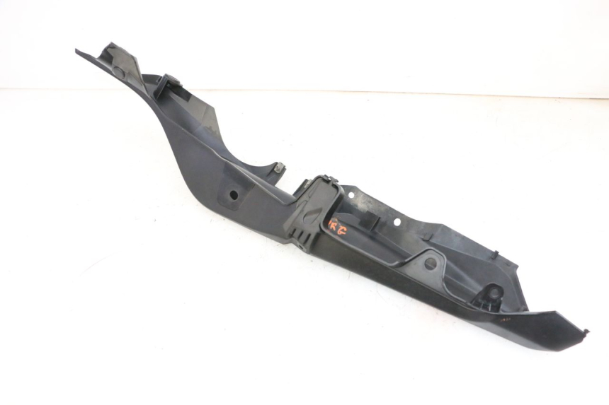 photo de CARENA POSTERIORE SINISTRA YAMAHA MT-07 MT07 ABS 700 (2018 - 2020) - Primo piano tecnico