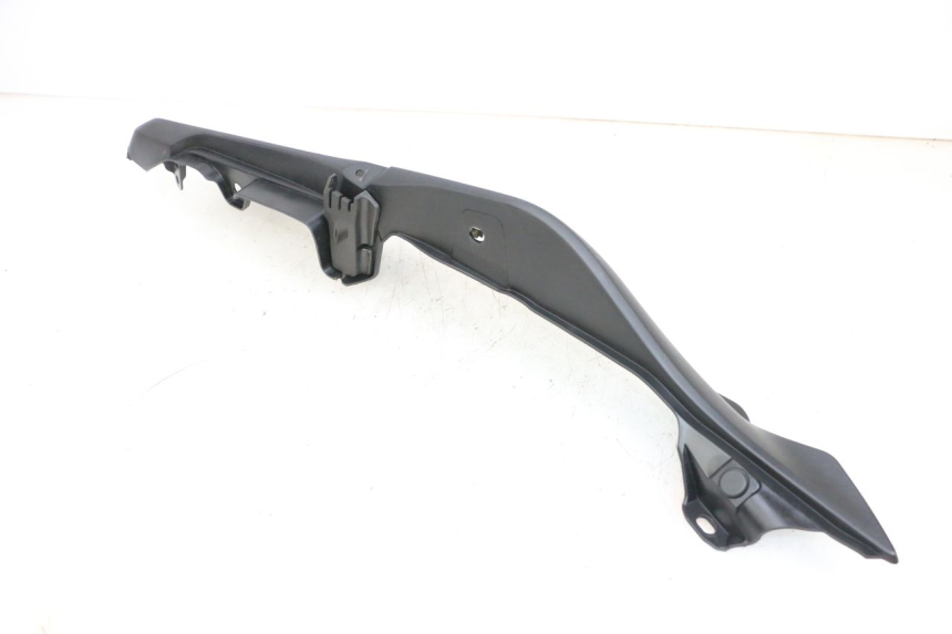 photo de CARENA POSTERIORE SINISTRA YAMAHA MT-07 MT07 ABS 700 (2018 - 2020) - Stato della superficie e materiale