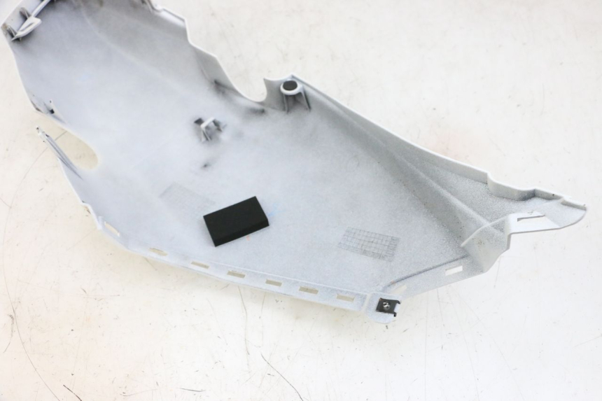 photo de CARENA POSTERIORE SINISTRA YAMAHA NEO'S CORE 1 (2022 - 2026) - Vista d'insieme del prodotto