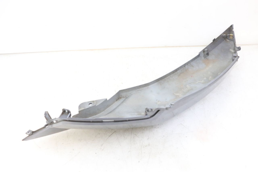 photo de CARENA POSTERIORE SINISTRA PEUGEOT BELVILLE 125 (2017 - 2021)