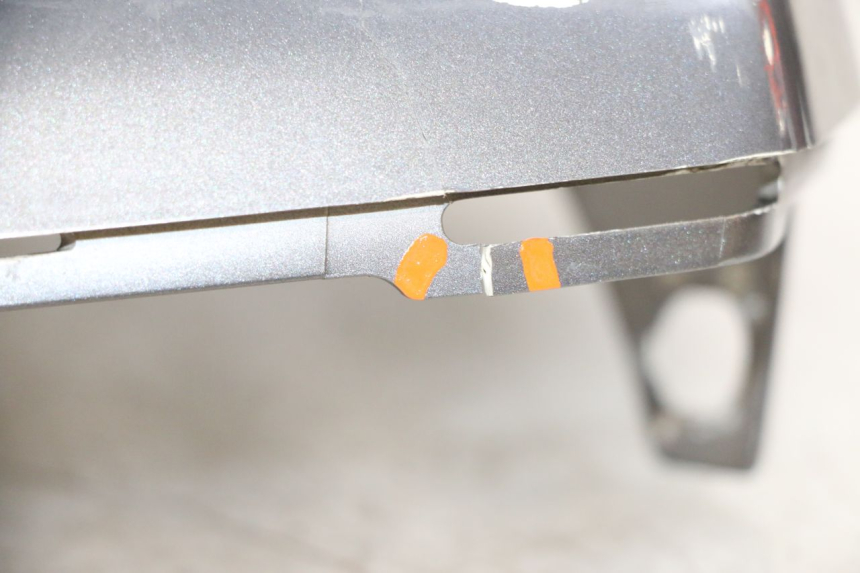 photo de CARENA POSTERIORE SINISTRA PEUGEOT SATELIS 125 (2013 - 2018) - Zoom sui componenti