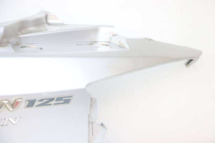 photo de CARENA POSTERIORE SINISTRA SUZUKI BURGMAN 125 (2007 - 2014)