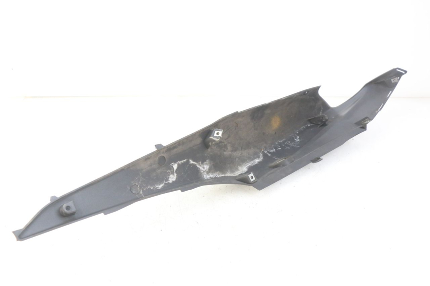 photo de FLANC POSTERIORE SINISTRO SUZUKI SIXTEEN 125 (2008 - 2010)