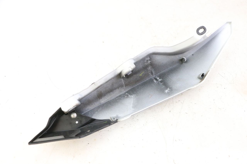 photo de CARENA POSTERIORE SINISTRA YAMAHA XJ6 ABS 600 (2008 - 2016)