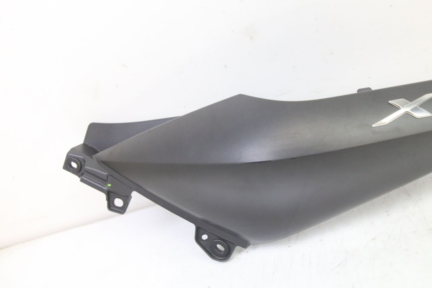 photo de CARENA POSTERIORE SINISTRA YAMAHA XMAX X-MAX 125 (2021 - 2025)