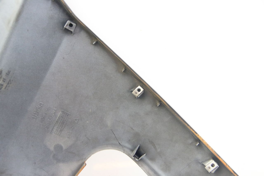 photo de PARAFANGO LATERALE ANTERIORE DESTRO APRILIA ATLANTIC 500 (2002 - 2003)