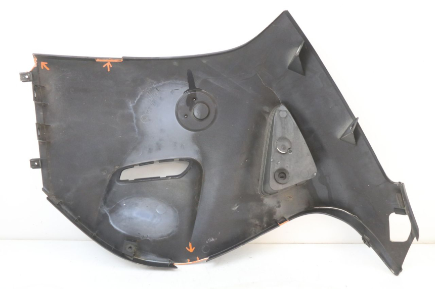 photo de PARAFANGO LATERALE ANTERIORE DESTRO BMW C1 125 (2000 - 2003)