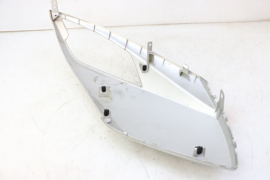 photo de PARAFANGO LATERALE ANTERIORE DESTRO PEUGEOT CITYSTAR 50 (2013 - 2017)