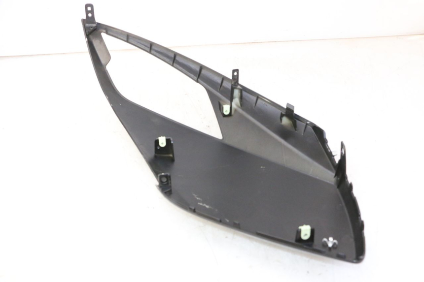 photo de PARAFANGO LATERALE ANTERIORE DESTRO PEUGEOT CITYSTAR 50 (2013 - 2017)