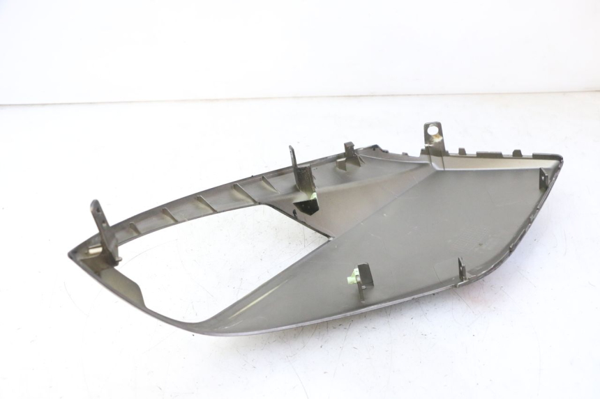 photo de PARAFANGO LATERALE ANTERIORE DESTRO PEUGEOT CITYSTAR 50 (2013 - 2017)