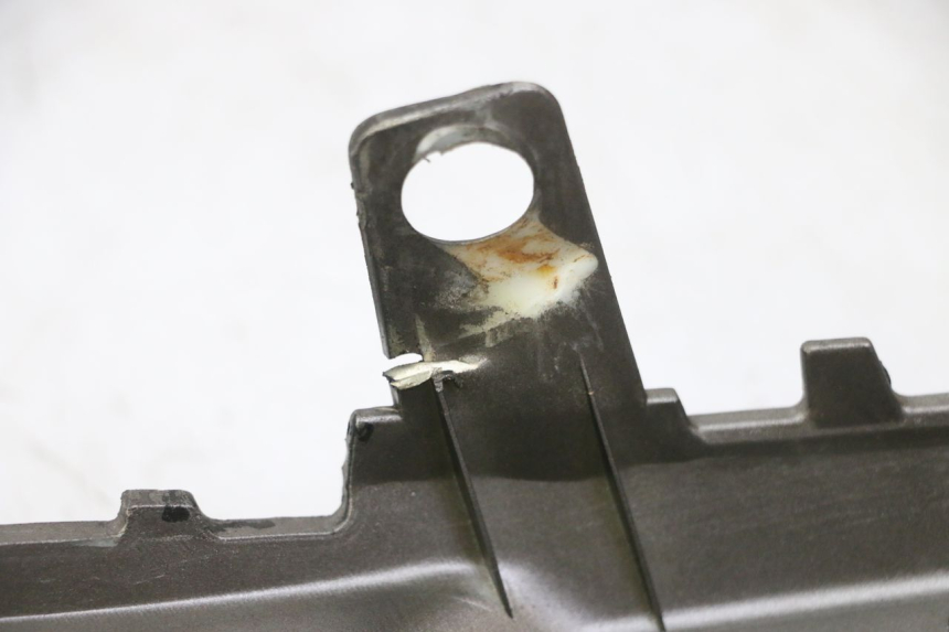 photo de PARAFANGO LATERALE ANTERIORE DESTRO PEUGEOT CITYSTAR 50 (2013 - 2017)