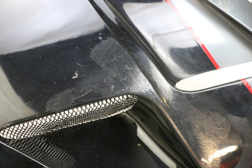 photo de CARENA KAWASAKI GPZ RX 1000 (1986 - 1988) - Zoom sullo stato d'uso