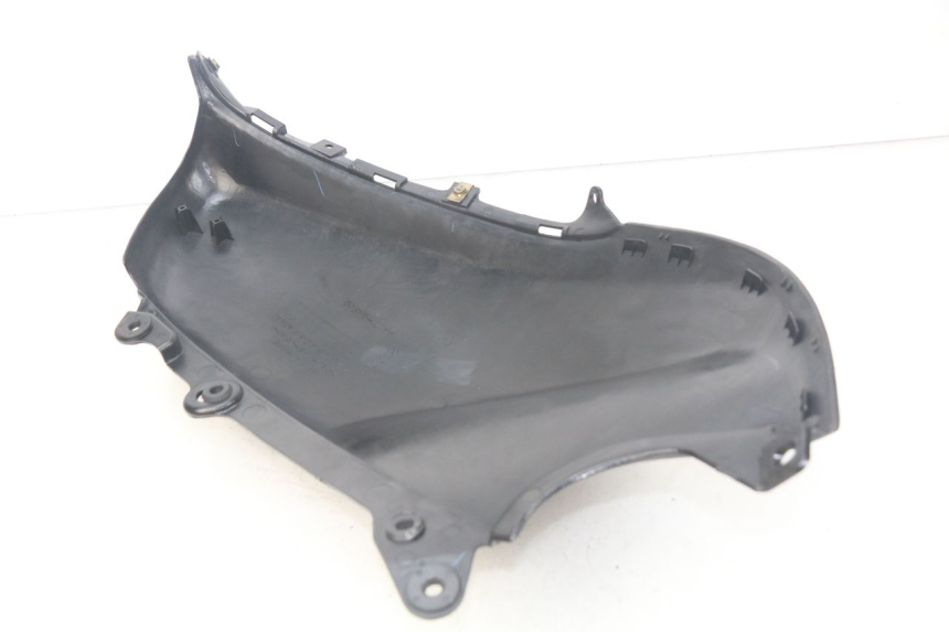 photo de PARAFANGO LATERALE ANTERIORE DESTRO SUZUKI XF FREEWIND 650 (1997 - 2003)