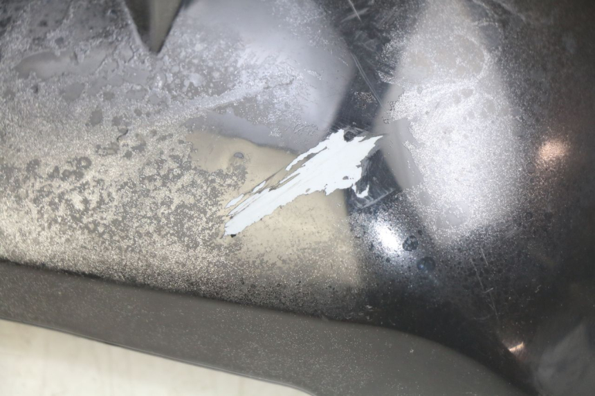 photo de PARAFANGO LATERALE ANTERIORE DESTRO SYM WOLF SB 125 (2011 - 2018)