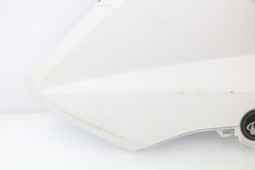 photo de Fiancata laterale anteriore destra YAMAHA XMAX X-MAX ABS 125 (2014 - 2016) - Dettagli dei punti di fissaggio