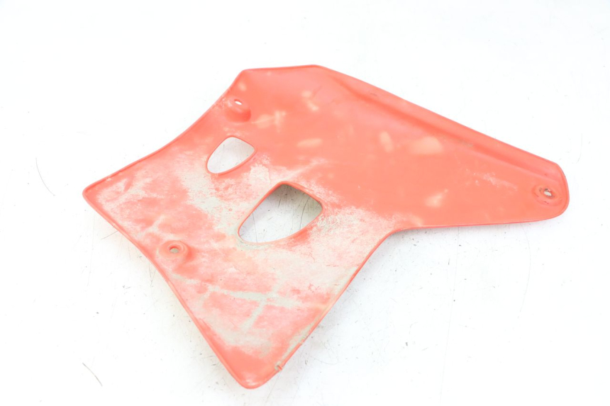 photo de PARAFANGO LATERALE ANTERIORE DESTRO PEUGEOT XP6 50 (1997 - 2003)