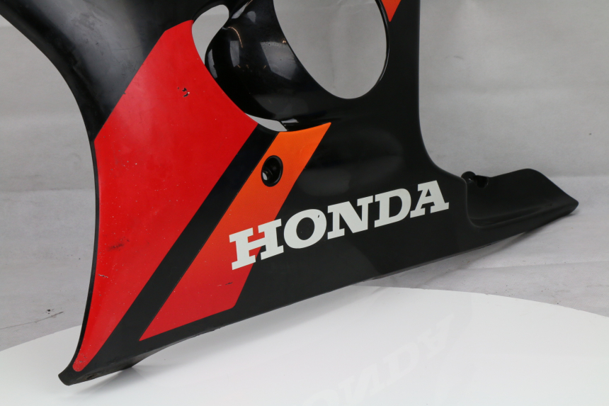 photo de Pannello laterale anteriore sinistro HONDA CBR F 600 (1996 - 1998)