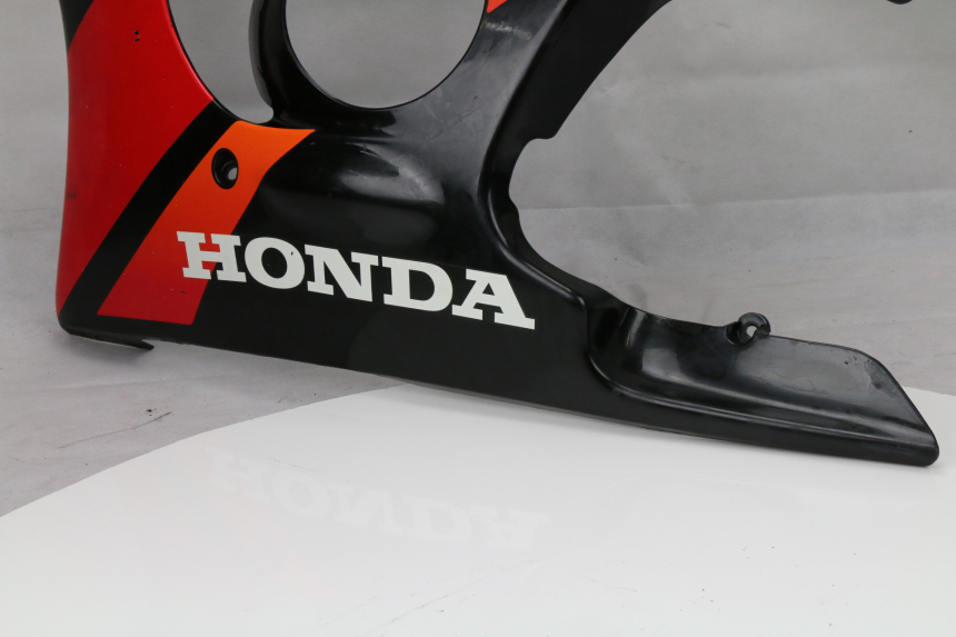 photo de Pannello laterale anteriore sinistro HONDA CBR F 600 (1996 - 1998)