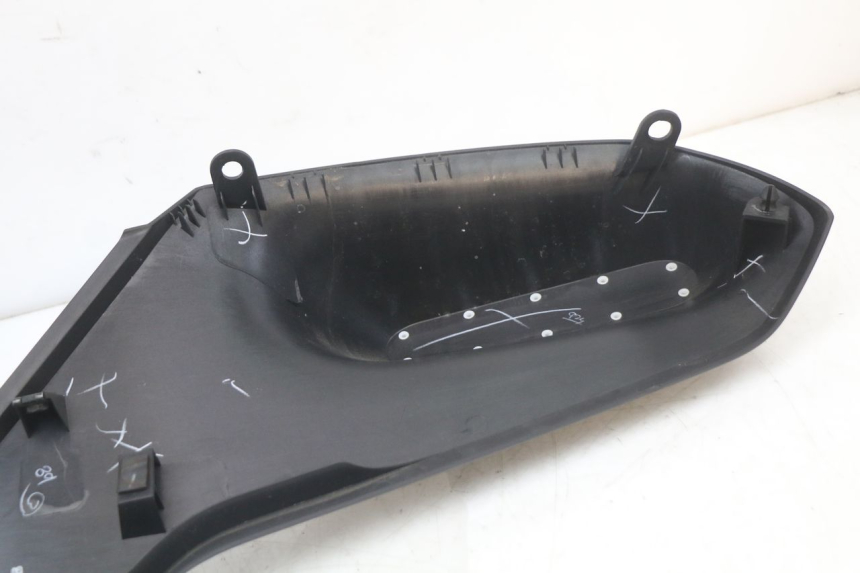 photo de CARENA HUSQVARNA SVARTPILEN 401 (2018 - 2023)