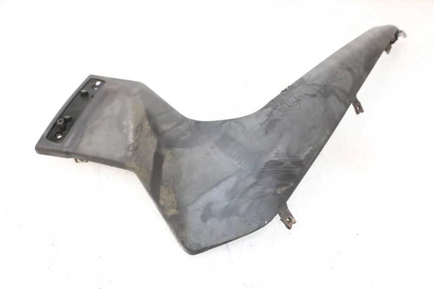 photo de PARAFANGO LATERALE ANTERIORE SINISTRO YAMAHA XMAX X-MAX 125 (2006 - 2009) - Dettagli dei punti di fissaggio