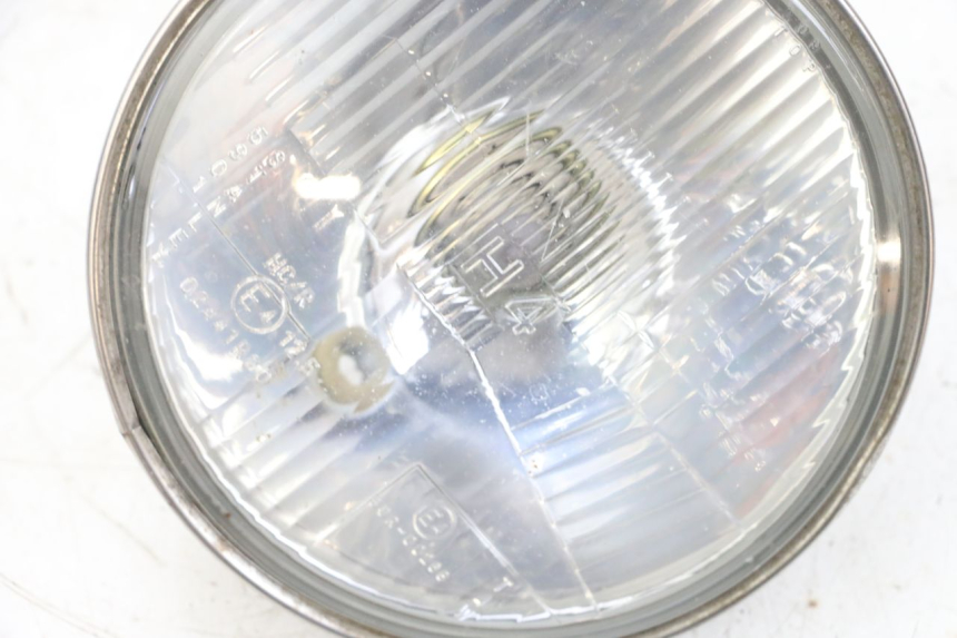 photo de COPERCHIO FARO ANTERIORE  HONDA NTV REVERSE 650 (1988 - 1988) - Dettagli dei punti di fissaggio