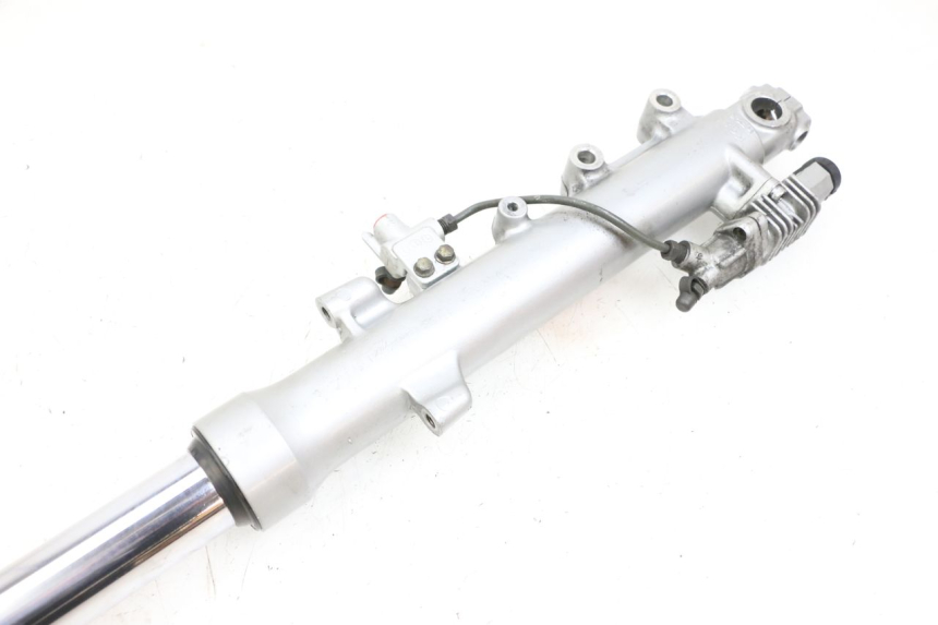 photo de STELO FORCELLA DESTRA KAWASAKI GPZ RX 1000 (1986 - 1988) - Dettagli dei punti di fissaggio