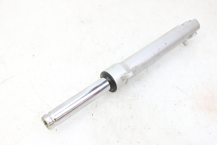 photo de STELO FORCELLA DESTRA PEUGEOT KISBEE 4T 50 (2018 - 2022)