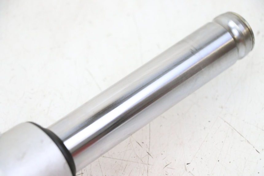 photo de STELO FORCELLA DESTRA PEUGEOT KISBEE 4T 50 (2018 - 2022)