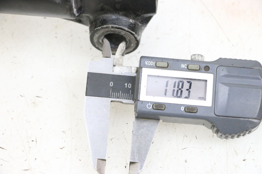 photo de STELO FORCELLA DESTRA YAMAHA TTR 125 (2000 - 2020) - Zoom sullo stato d'uso