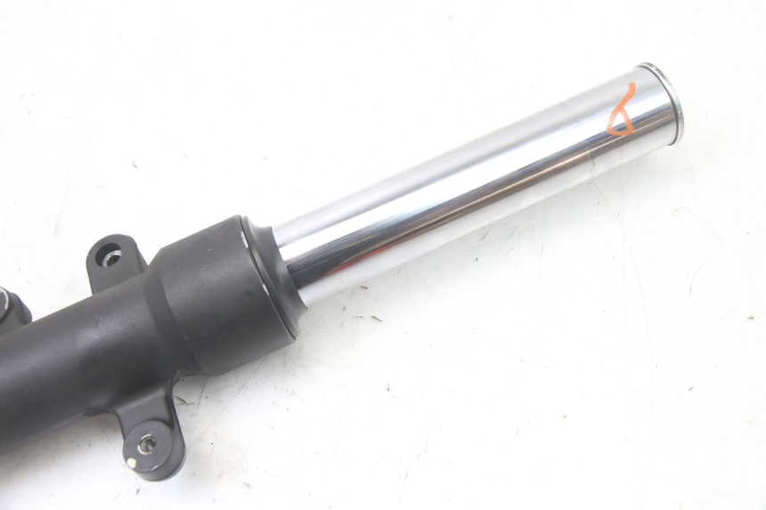photo de STELO FORCELLA DESTRA YAMAHA X-MAX XMAX 125 (2010 - 2014)