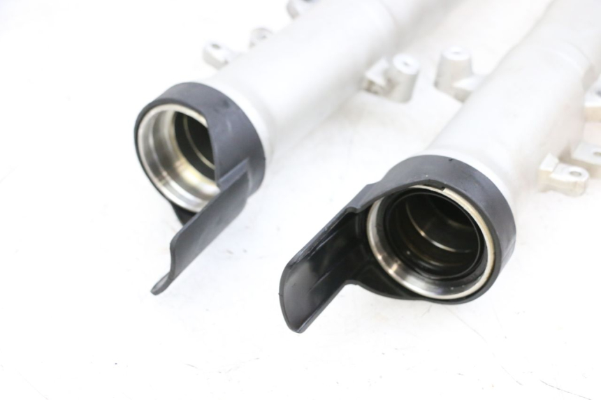 photo de STELO FORCELLA YAMAHA FJR ABS 1300 (2006 - 2012) - Stato della superficie e materiale