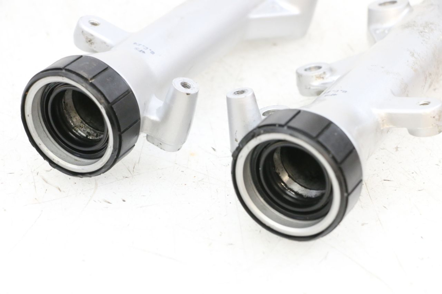 photo de STELO FORCELLA MBK FLAME X 125 (2007 - 2016) - Stato della superficie e materiale