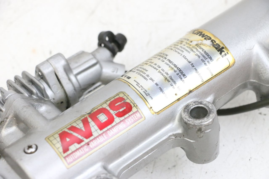 photo de STELO FORCELLA SINISTRA KAWASAKI GPZ RX 1000 (1986 - 1988) - Dettaglio del componente