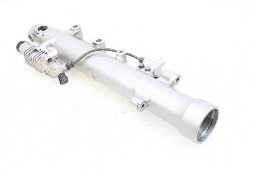 photo de STELO FORCELLA SINISTRA KAWASAKI GPZ RX 1000 (1986 - 1988) - Primo piano tecnico