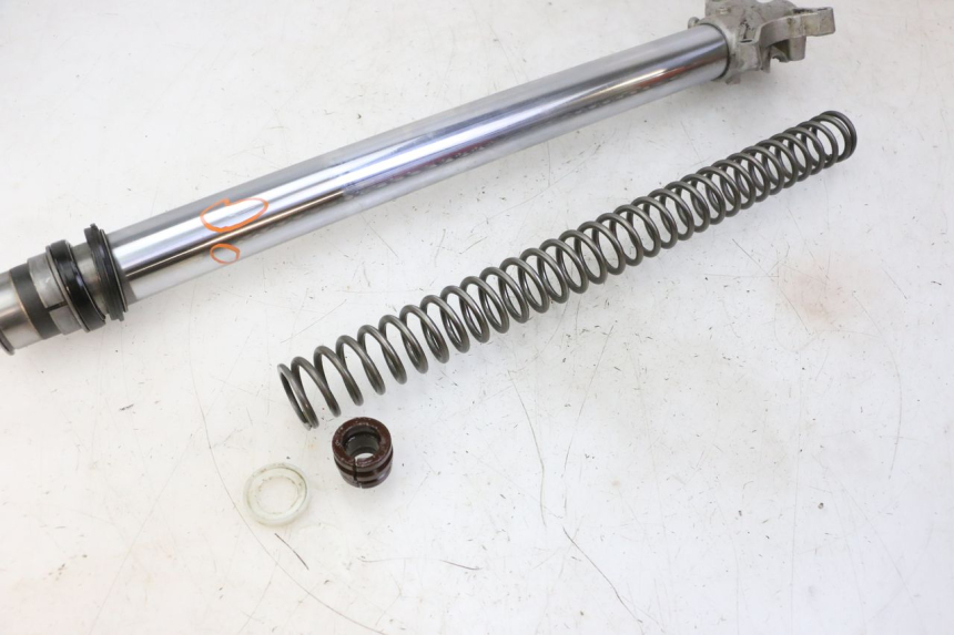 photo de STELO FORCELLA SINISTRA YAMAHA YZ 125 (1998 - 2005)