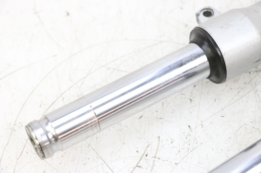 photo de STELO FORCELLA PEUGEOT KISBEE 4T 50 (2018 - 2022) - Altra vista dell'articolo