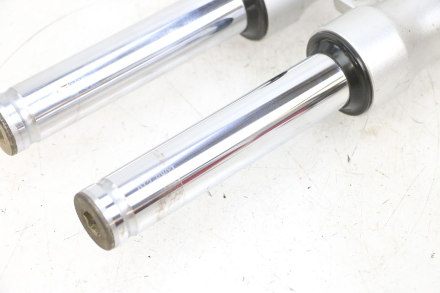 photo de STELO FORCELLA KYMCO LIKE 125 (2009 - 2016) - Stato della superficie e materiale