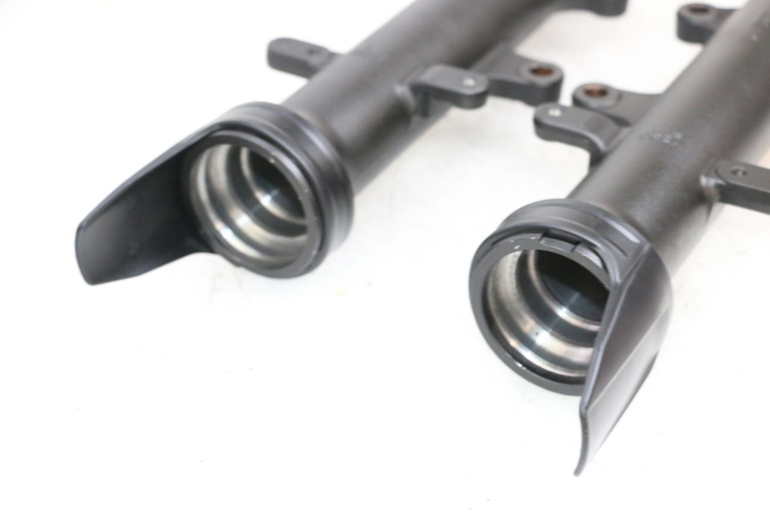 photo de STELO FORCELLA YAMAHA MT-07 MT07 ABS 700 (2018 - 2020) - Dettagli dei punti di fissaggio