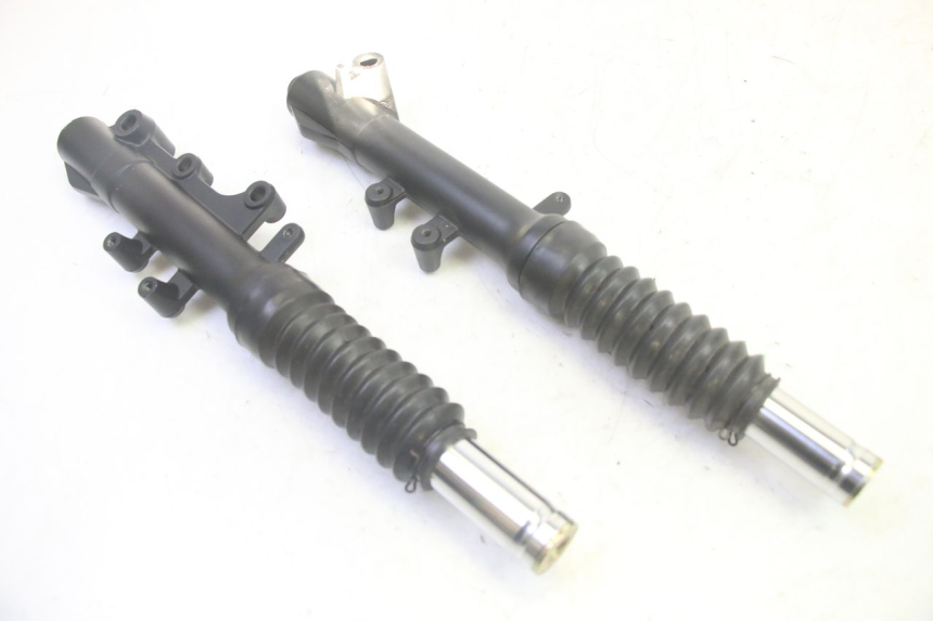 photo de STELO FORCELLA JM MOTORS SANTANA EVO 50 (2024 - 2026) - Primo piano tecnico