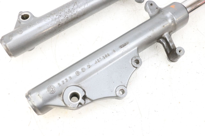 photo de FORCELLA GUIDATA YAMAHA XMAX X-MAX 125 (2006 - 2009) - Stato della superficie e materiale