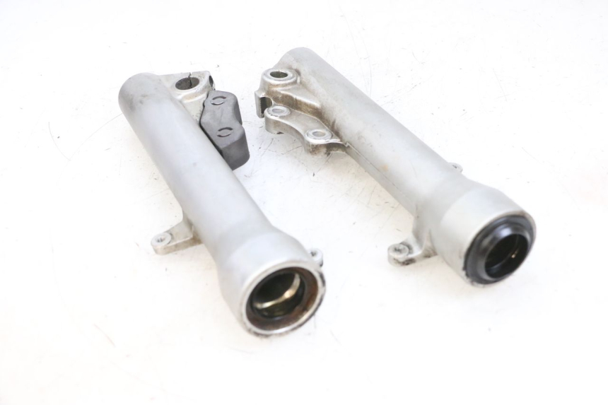 photo de STELO FORCELLA PIAGGIO X8 125 (2004 - 2007) - Dettagli dei punti di fissaggio