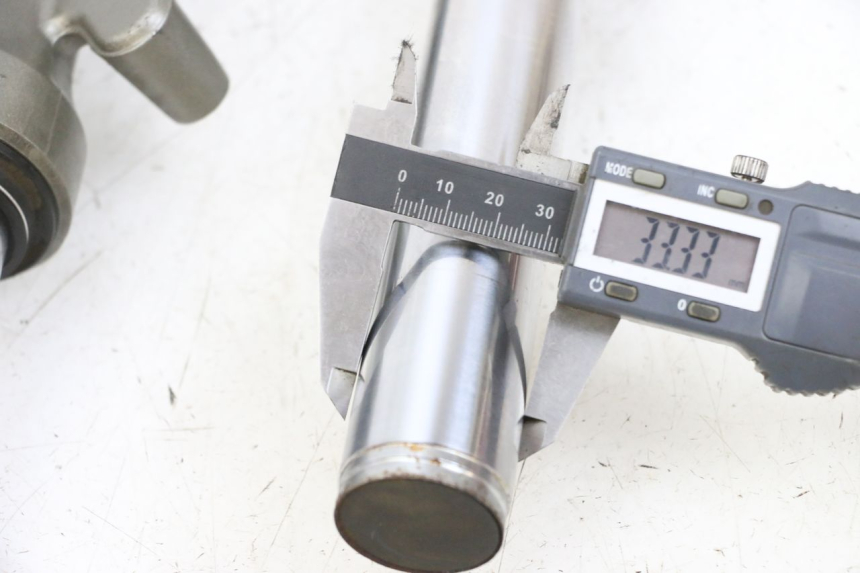 photo de STELO FORCELLA YAMAHA YP MAJESTY 125 (2002 - 2006) - Dettaglio del componente