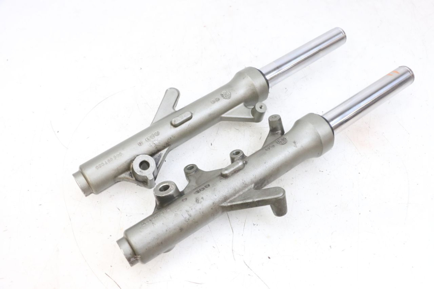 photo de STELO FORCELLA YAMAHA YP MAJESTY 125 (2002 - 2006) - Primo piano tecnico