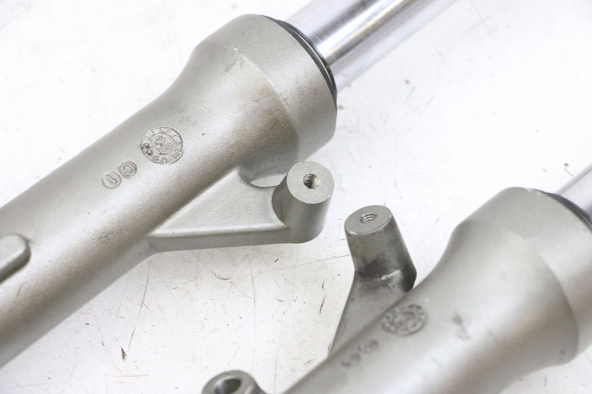 photo de STELO FORCELLA YAMAHA YP MAJESTY 125 (2002 - 2006) - Vista d'insieme del prodotto