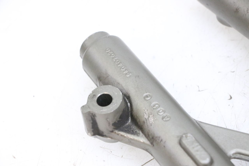 photo de STELO FORCELLA YAMAHA YP MAJESTY 125 (2002 - 2006) - Marcature e riferimenti originali