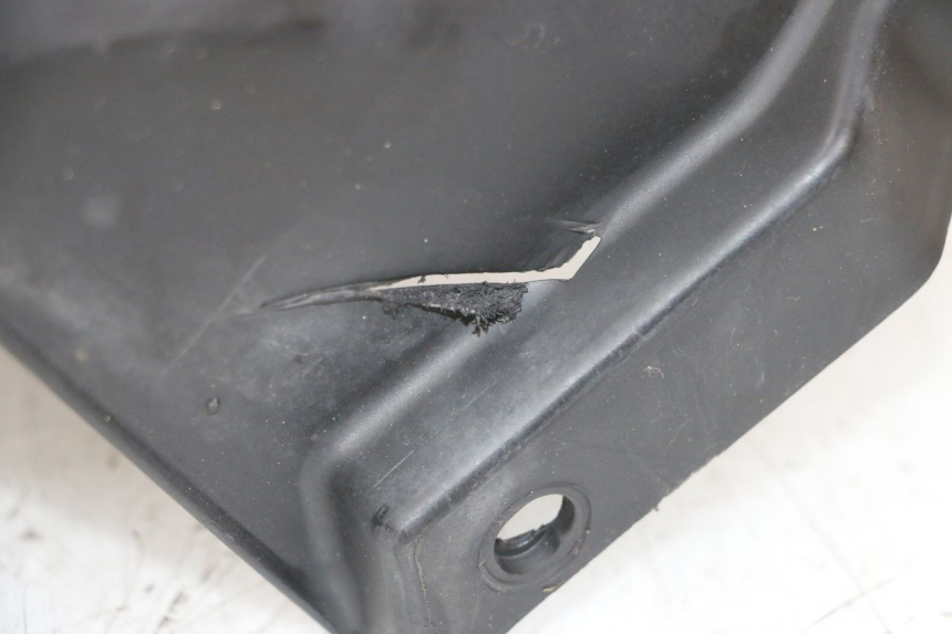 photo de PARAFANGO POSTERIORE PEUGEOT KISBEE 4T 50 (2018 - 2022) - Dettagli dei punti di fissaggio